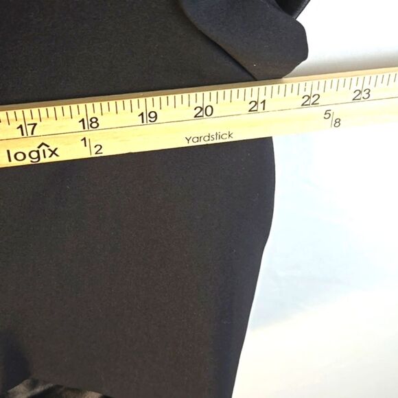 City Chic Women's Elegant Black Cropped Black Crop Blazer Jacket Sz XL / 22W - Picture 8 of 8